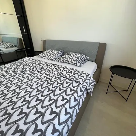 Center Lux Iv بلغراد